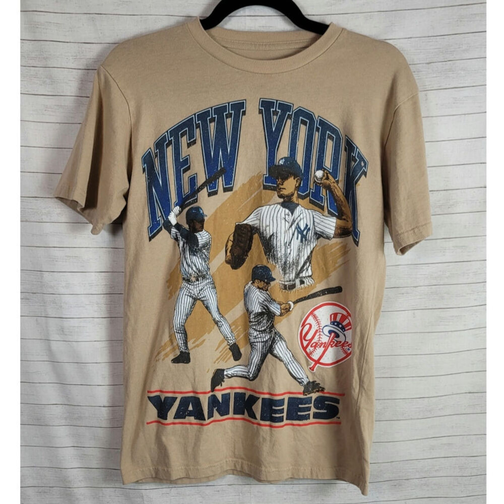 Mitchell & Ness Nostalgia New York Yankees Print Spellout Tan Tshirt, sz S